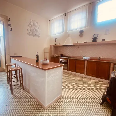 Classic In The Historic Center Appartement Tropea