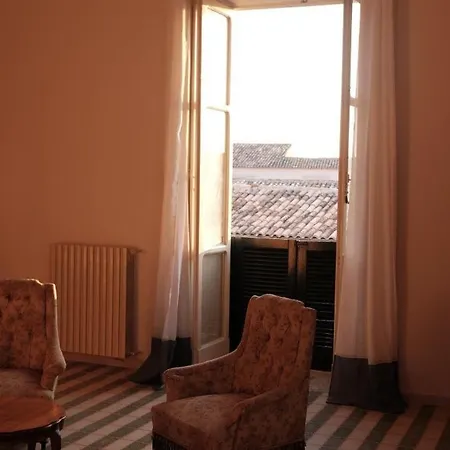 Classic In The Historic Center Appartement Tropea