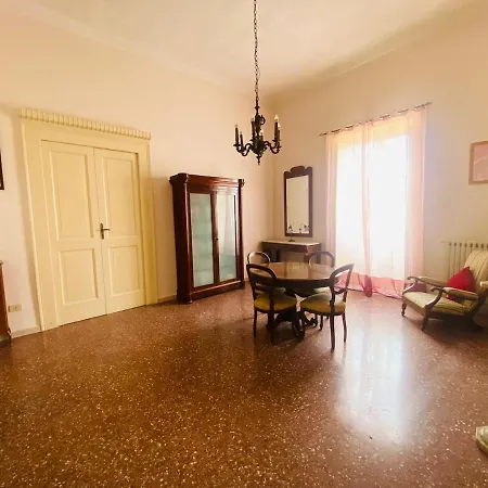 Apartment Classic In The Historic Center