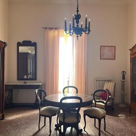 Apartment Classic In The Historic Center